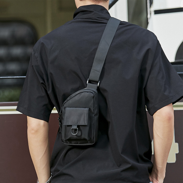 Multifunctional chest bag