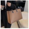 Female Large Capacity Retro Mature Leather Handbag Tote Bag