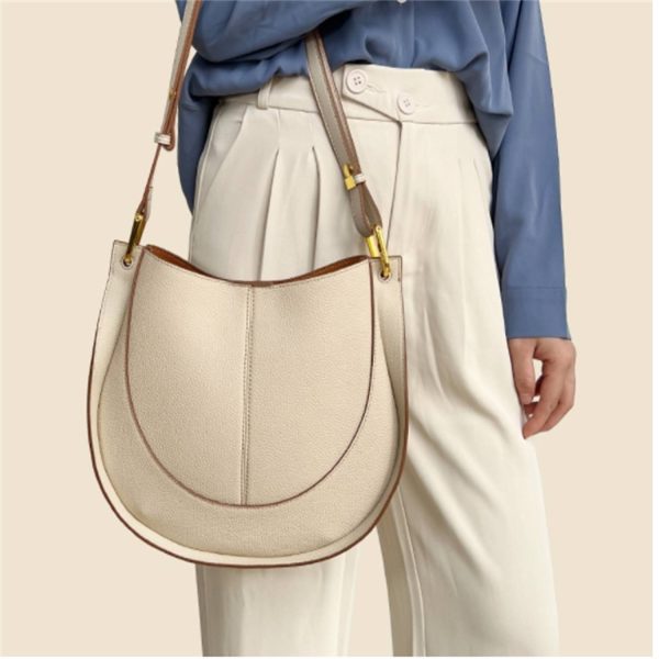 Genuine Leather Large Capacity Saddle Tote Bag