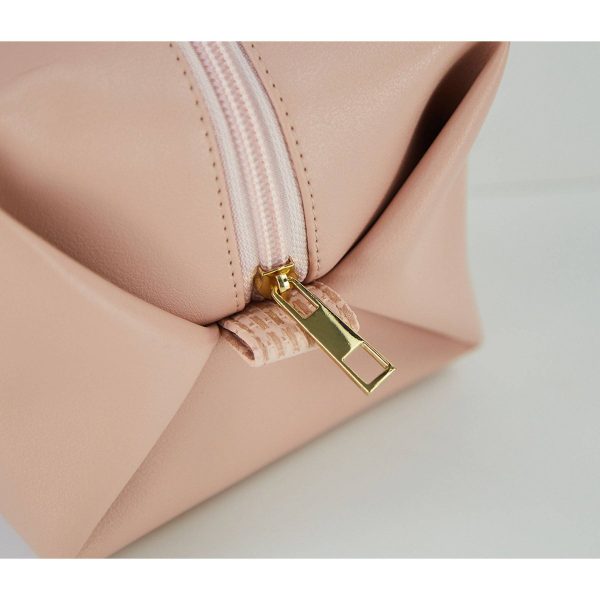 36d3074c-5d19-43c6-a322-c1f921c076fd_095-78.jpg Square Large Capacity Cosmetic Bags