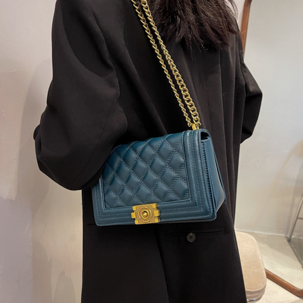 Trendy Chain PU Leather Quilted Crossbody Bag