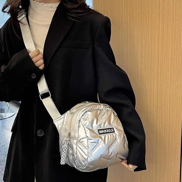Comfortable Shell-Shaped Crossbody Bag