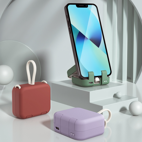 4000 MAh Portable power bank w/ cable