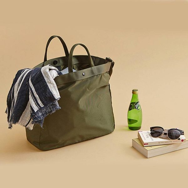 Nylon Portable Large Capacity Outdoor Fitness Tote Bag
