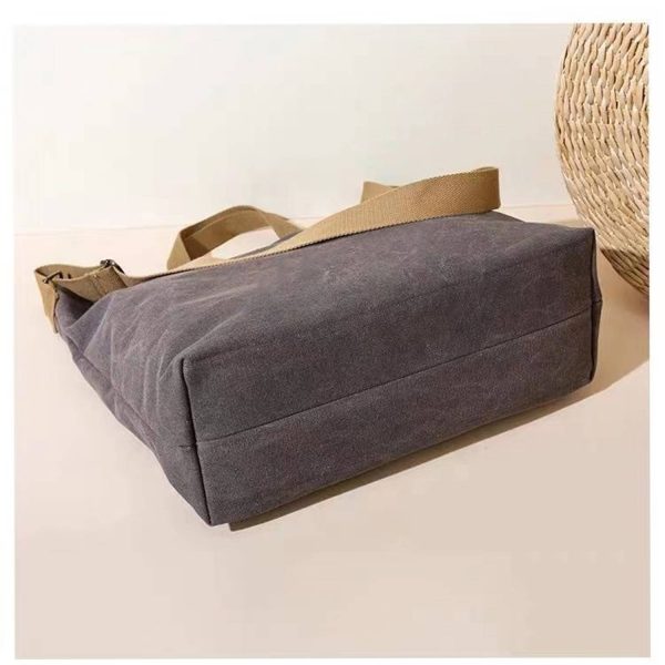 Large Capacity Retro Canvas Crossbody Commuting Tote Bag