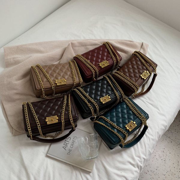 Trendy Chain PU Leather Quilted Crossbody Bag