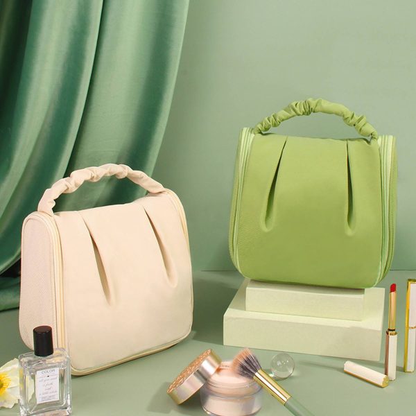 Polyester Handheld Pleated Zipper Makeup Bag