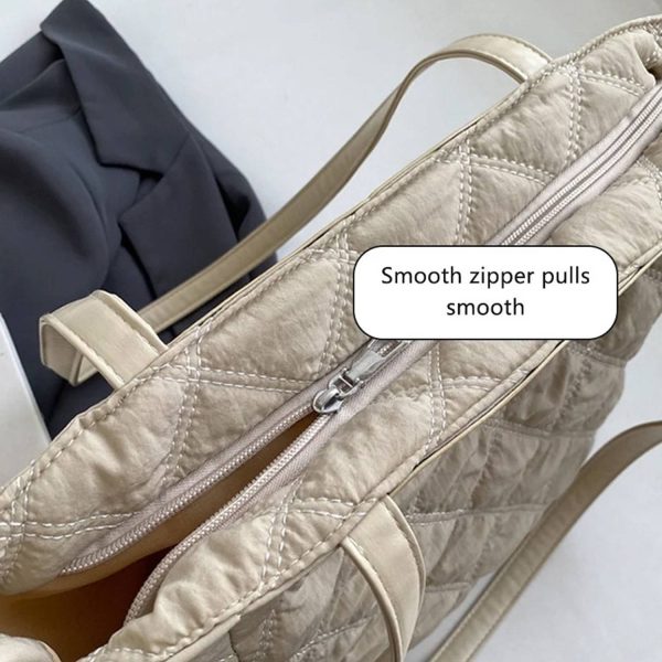 Large capacity quilted hobo handbag