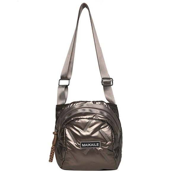 Comfortable Shell-Shaped Crossbody Bag