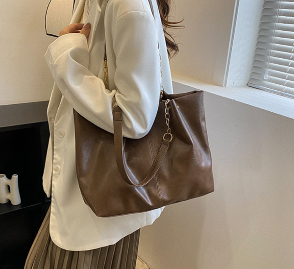 Soft leather large capacity Tote bag