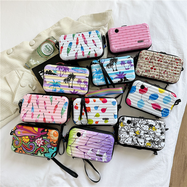 Fashion PVC Makeup Bag with Innovative Custom Design