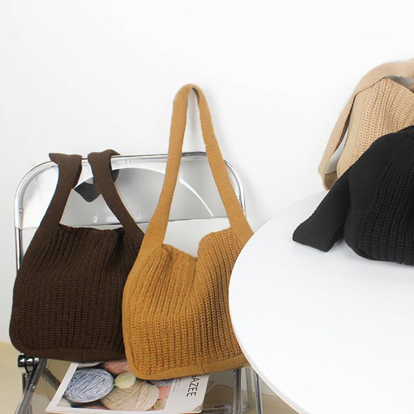 Lightweight Vintage Style Woven Crossbody Bag