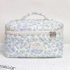 Portable Quilted Floral Makeup Bag – Durable Polyester