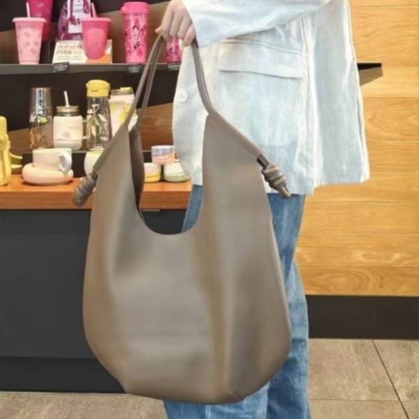 O1CN01UR8g8p1a3XlCcw22k_2216221283274-0-cib_1761403208824.jpg PU Leather Large Capacity Tote Bag