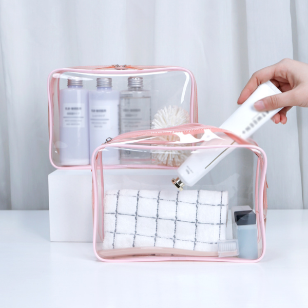 602包场景图5_1780452999136.png Portable Transparent PVC Cosmetic Zipper Bag