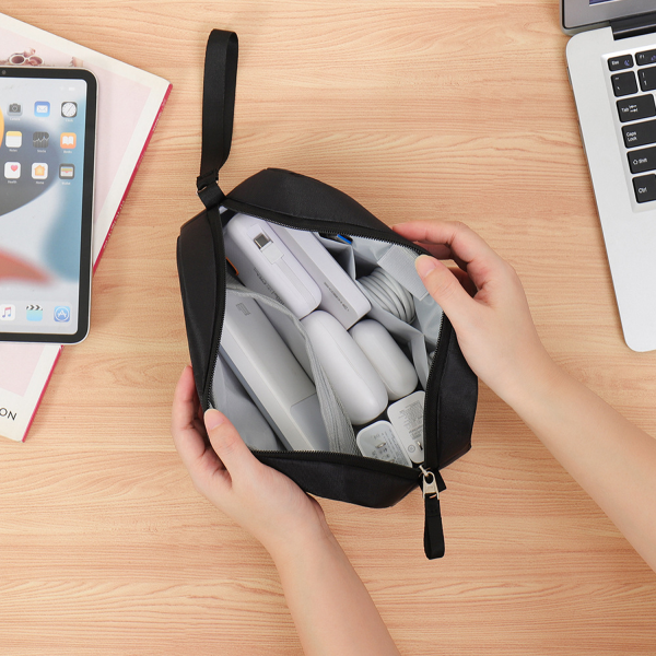 708包场景图2_1783491271548.png Portable Oxford Electronics Organizer